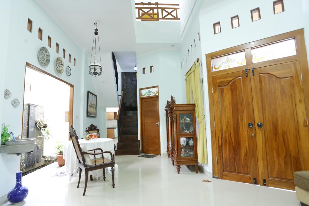Griya Kedasih Guesthouse Yogyakarta Eksteriør bilde